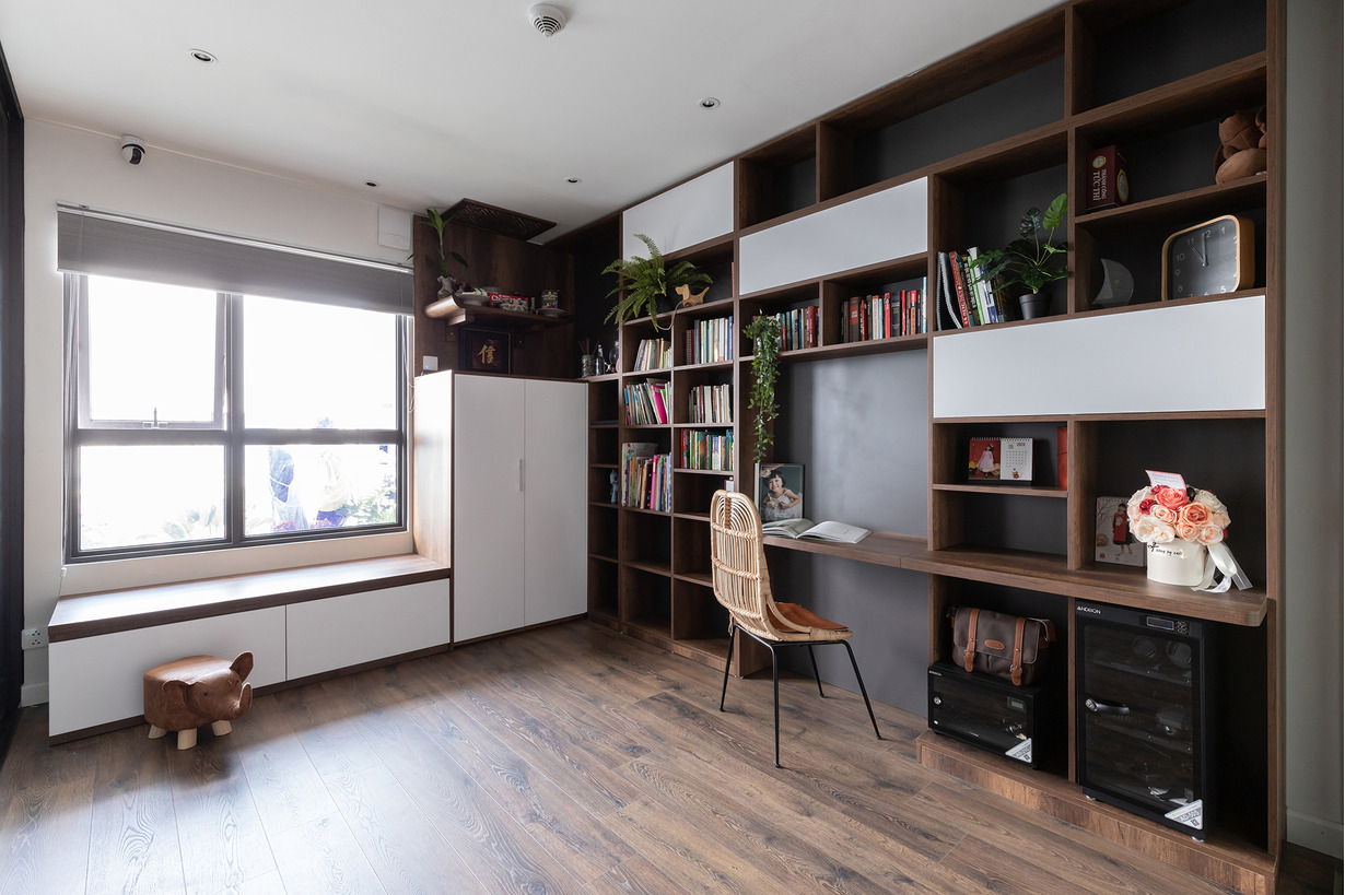 Vợ chồng trẻ hy sinh 1 phòng ngủ làm phòng đọc sách ngắm trọn Hồ Tây - 1 Vợ chồng trẻ hy sinh 1 phòng ngủ làm phòng đọc sách ngắm trọn Hồ Tây - 1
