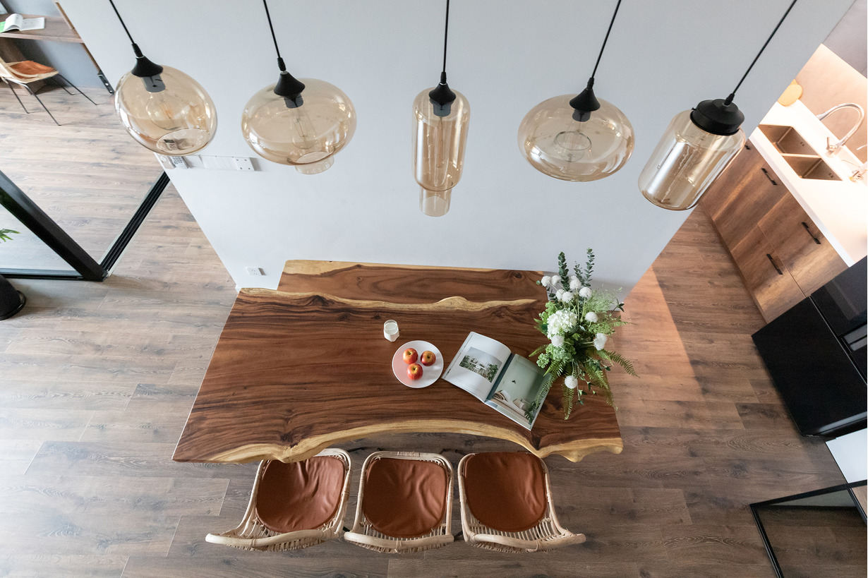 Vợ chồng trẻ hy sinh 1 phòng ngủ làm phòng đọc sách ngắm trọn Hồ Tây - 5 Vợ chồng trẻ hy sinh 1 phòng ngủ làm phòng đọc sách ngắm trọn Hồ Tây - 5