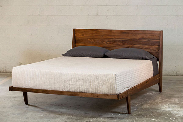 Mẫu giường ván gỗ MDF được thiết kế đơn giản nhưng đây tinh tế