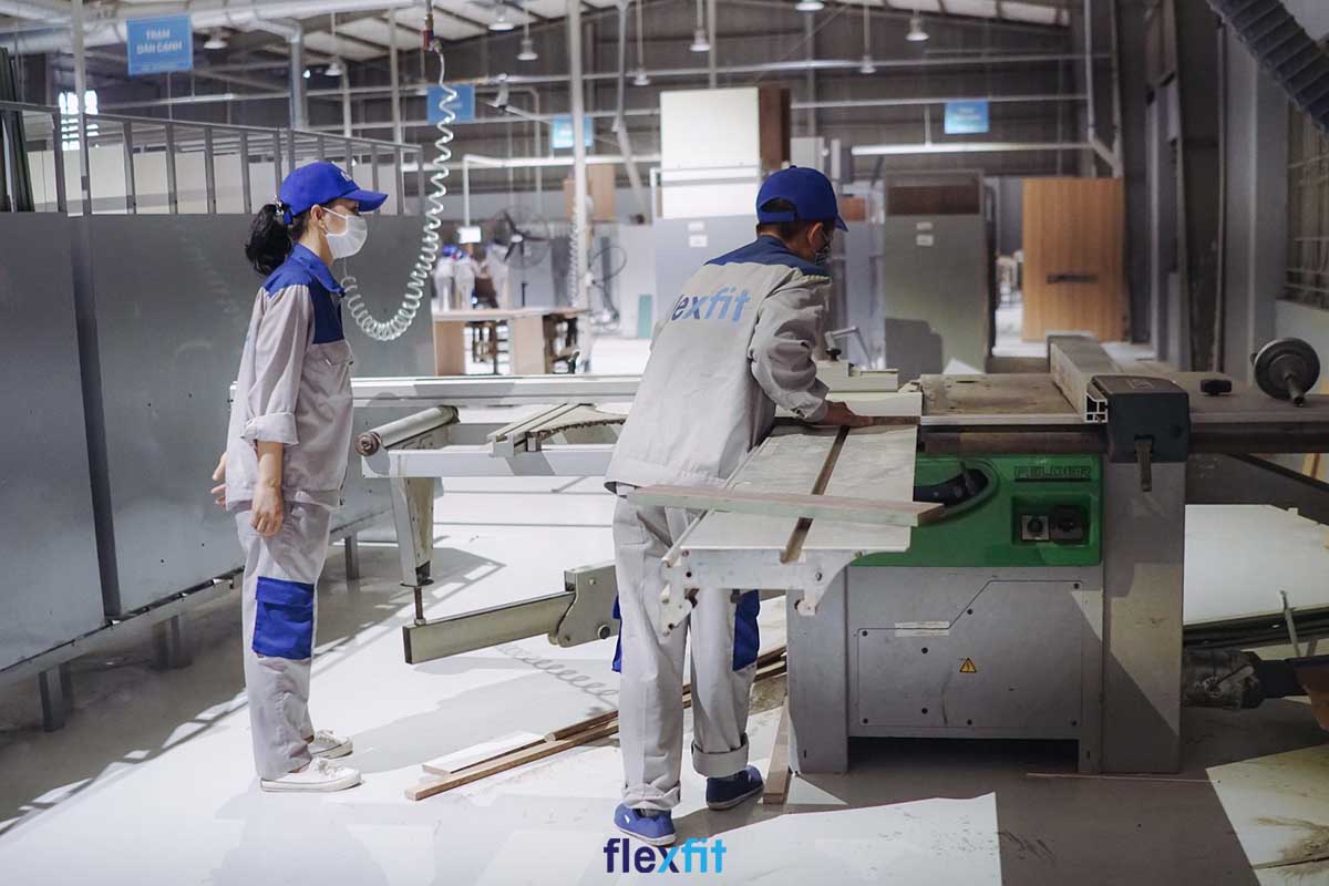 Flexfit có 2 nhà máy sản xuất tủ bếp Acrylic hiện đại