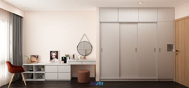 Mẫu tủ quần áo 3m có 3 cánh lùa, 1 cánh mở hiện đại, tiết kiệm diện tích phòng. Với thiết kế kịch trần, tủ cho không gian lưu trữ lớn hơn những mẫu tủ thông thường khác.