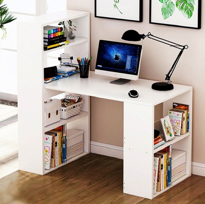Mẫu bàn làm việc máy tính kết hợp kệ sách thông minh, ấn tượng, tạo ra không gian lưu trữ tối đa với các ngăn kệ ở hai bên.