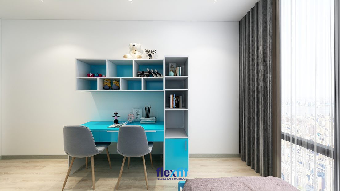 Mẫu bàn màu xanh dương với thiết kế đôi dành cho 2 người ngồi làm việc. Bàn đi kèm với kệ trang trí treo tường giúp tăng không gian lưu trữ, thể hiện phong cách hiện đại. Với chất liệu MFC phủ Melamine bề mặt bàn đẹp, độ bền chắc cao và chống thấm nước tốt.