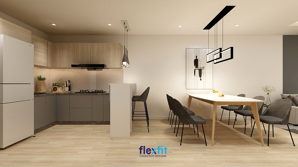 Để căn bếp thêm phần nổi bật, bạn có thể sử dụng tranh treo tường đơn giản hoặc những thiết kế đèn trần phá cách.