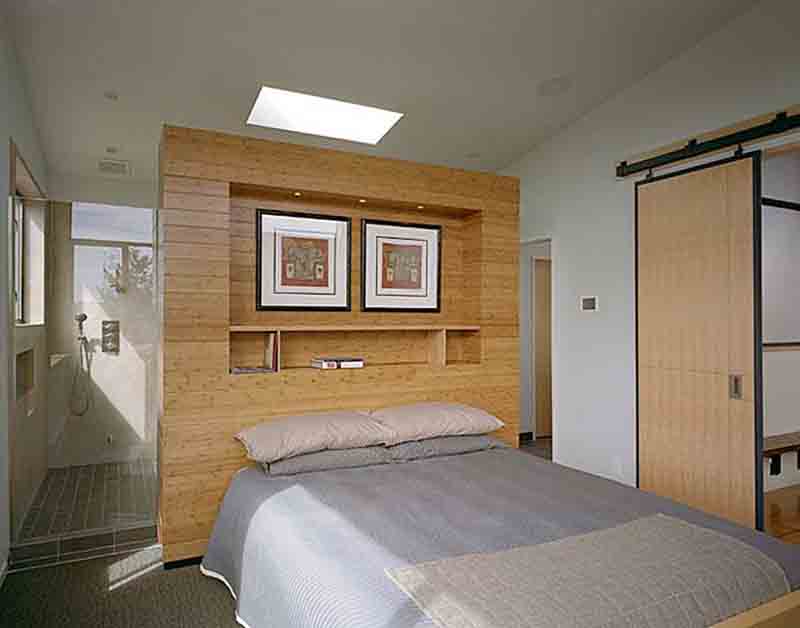 Việc đặt đầu giường sát tường nhà vệ sinh sẽ ảnh hưởng đến giấc ngủ gia chủ