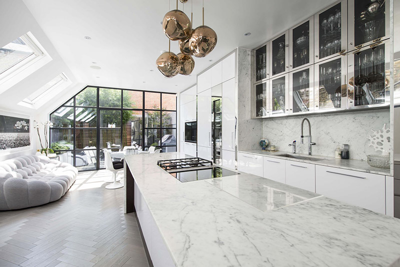 Mặt bàn bằng đá Granite trắng sang trọng cho không gian bếp hiện đại