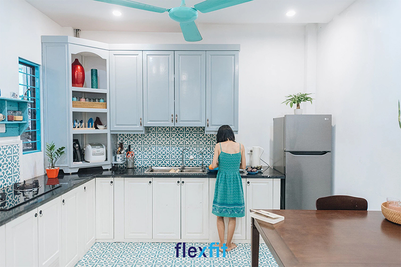 Không gian nội thất phòng bếp đơn giản tông xanh pastel
